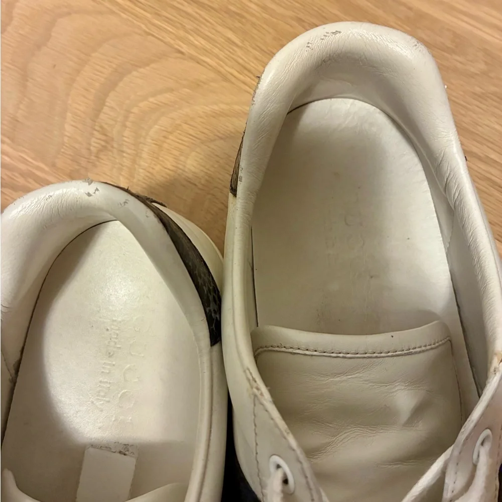 Gucci Men's White Sneakers with Black and Red Stripes - Picture 6 of 7